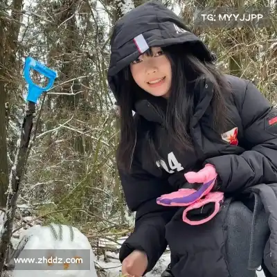 龙含雅